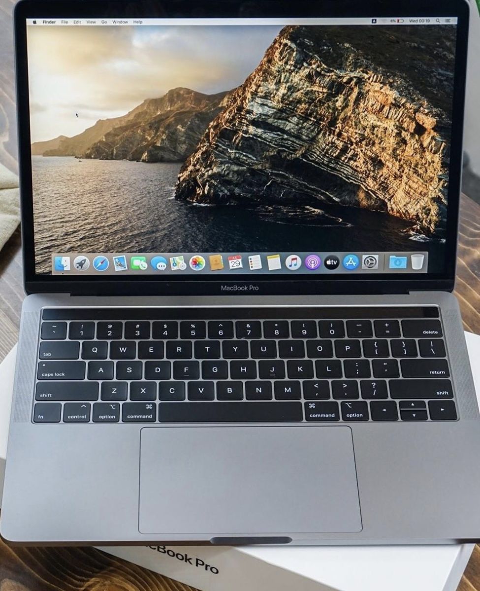 Macbook Air 2020 13 inch Core I5 8GB 1TB